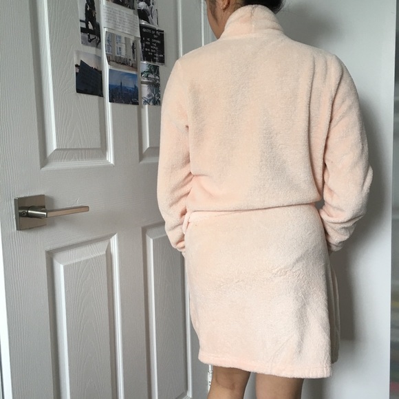 Forever 21 Cozy Robe - Picture 2 of 3